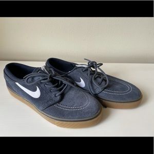 Nike SB - Unisex Navy Suede Skater Sneakers NWOT
